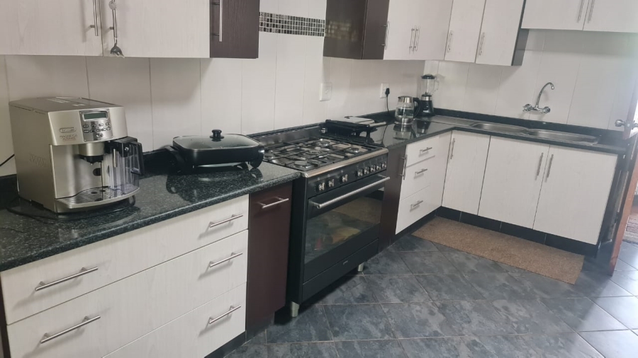 7 Bedroom Property for Sale in Cashan North West
